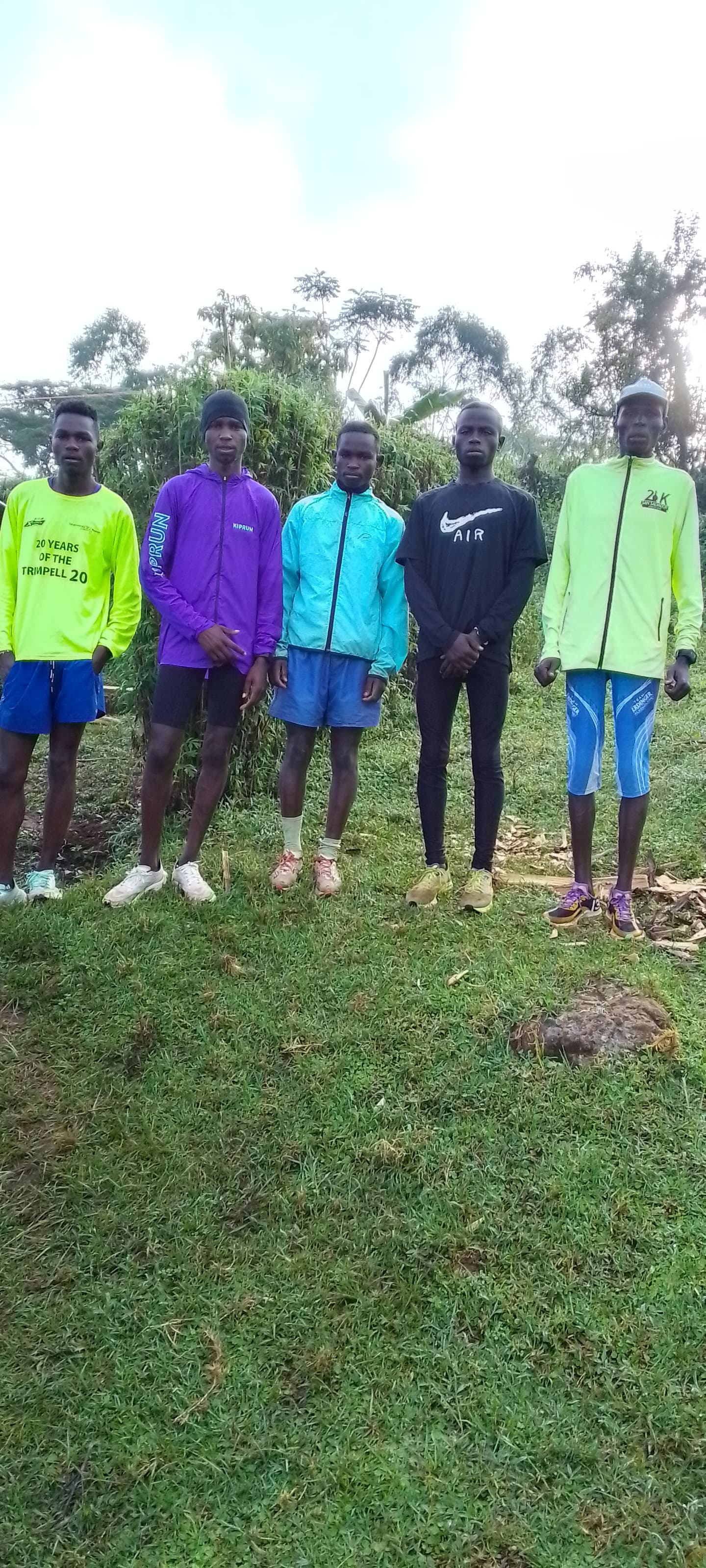 Erick com seus irmãos e pai