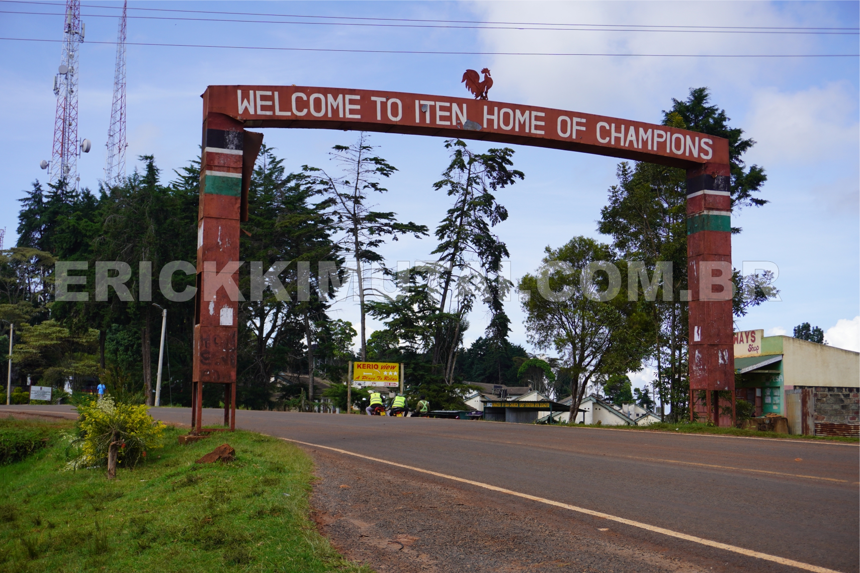 Portal de entrada de Iten